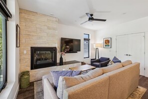 Living Area - River West 814 - Silverthorne Vacation Rental