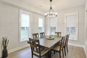 Monyca Dining Room