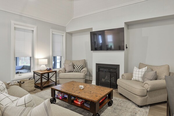 Monyca Family Room