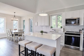Bonnet Kitchen-Dining Room