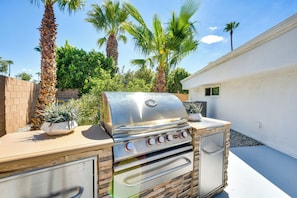 Built-In Gas Grill