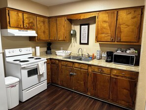 Full kitchen with all essentials to make a meal