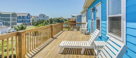Surf City Vacation Rental | 4BR | 3BA | 1,714 Sq Ft | Stairs Required