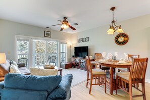 Living Room | Smart TV | WiFi | Central A/C