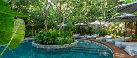 cenote pool