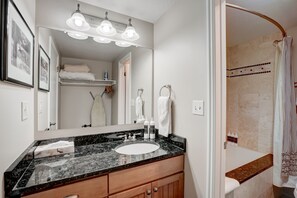 Primary Bathroom / Jetted Tub / Shower