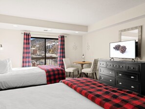 Two Queen Beds / Main Living Area