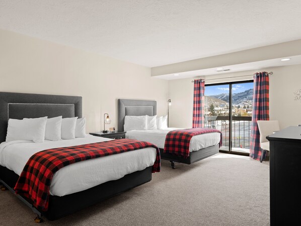 Two Queen Beds / Main Living Space