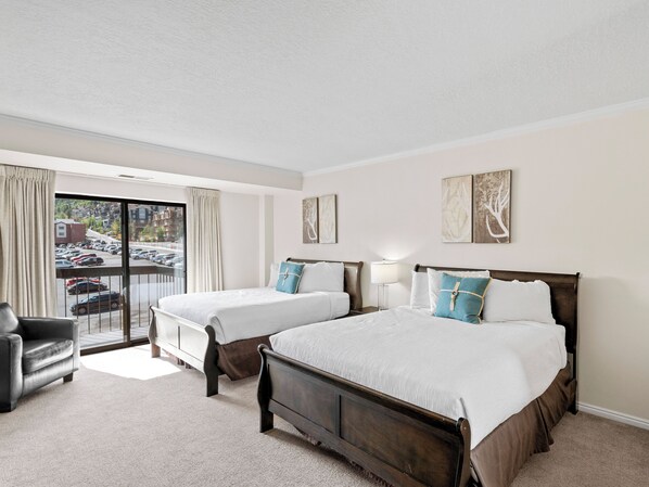 Main Living Area / Two Queen Beds