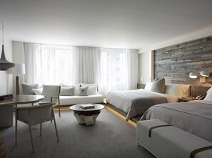 Unit with 2 King size beds. Exact unit will be assigned upon arrival. Views, colors and decor may vary.