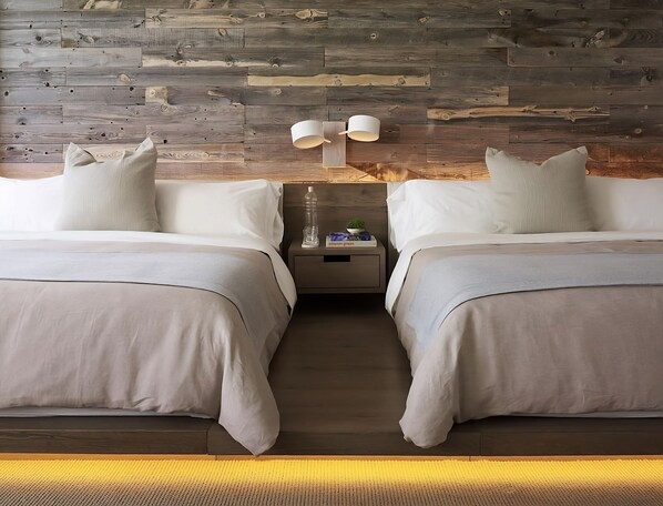 2 Queen size beds. Exact unit will be assigned upon arrival. Views, colors and decor may vary.