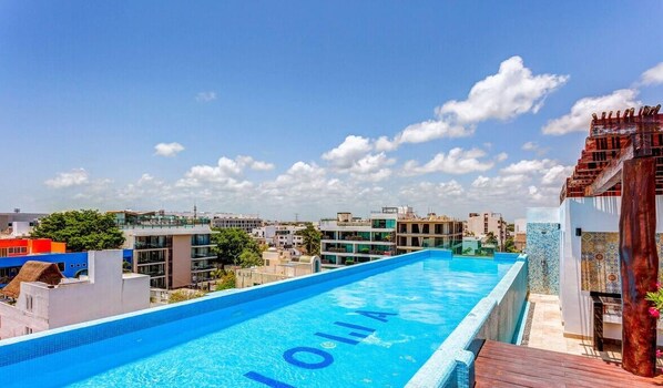This is the ideal beach getaway for solo travelers, digital nomads, and couples!