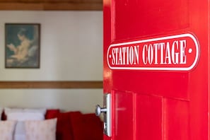 Welcome to the "Station Cottage"