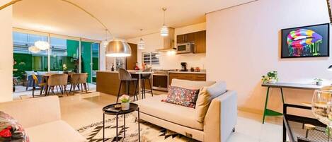 This condo is the ideal stay for up to 4 guests in one of Mexico City's best locations!
