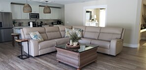 Reclining sofa