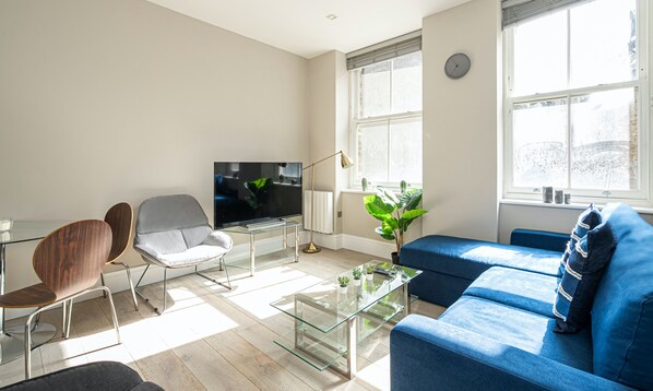 Living Room / Lounge
