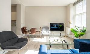 Living Room / Lounge