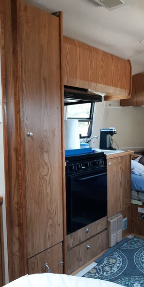 Gas stove, refrigerator