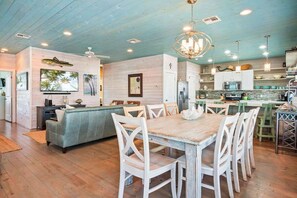 Welcome to the heart of the home—where the kitchen, dining, and living spaces flow together for effortless fun, family hangs, and all the good times. Cook, eat, relax, repeat!

