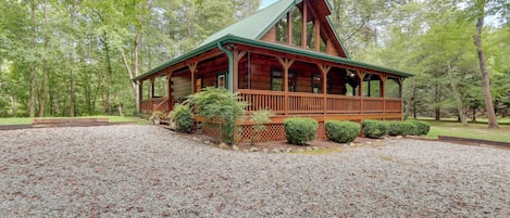 Blue Ridge Vacation Rental | 2BR | 2BA | 1,250 Sq Ft | Stairs Required