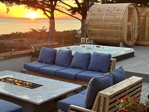 Luxury meets ocean views and ultimate comfort—your dream escape starts here. 🌊✨