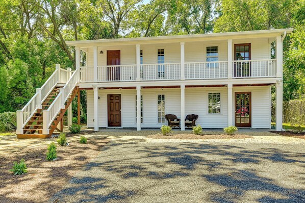 Georgetown Vacation Rental | 900 Sq Ft | 1BR | 1BA | Stairs Required