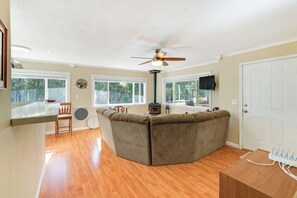Living Room | Main Floor | Smart TV | Central A/C
