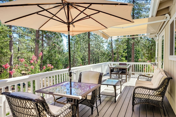 Groveland Vacation Rental | 3BR | 2BA | 1,152 Sq Ft | Stairs Required to Enter