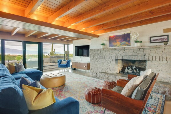 Tucson Vacation Rental | 3BR | 3BA | 2,617 Sq Ft | Step-Free Entry