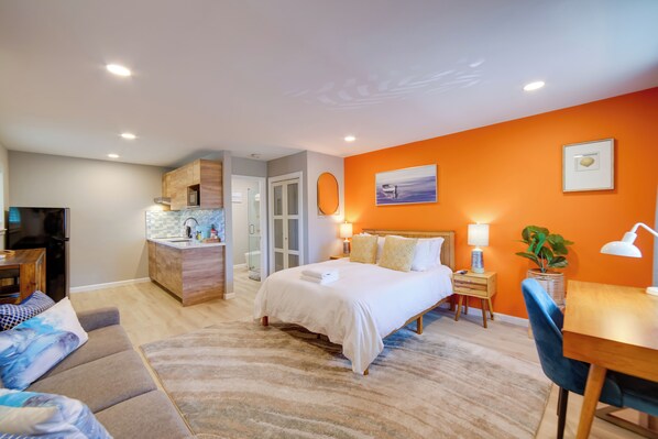 Lakeport Vacation Rental | Studio | 1BA | Steps Required | 523 Sq Ft