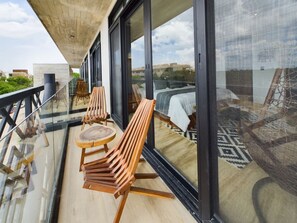 Balcony perfection: stylish space for memorable gatherings.