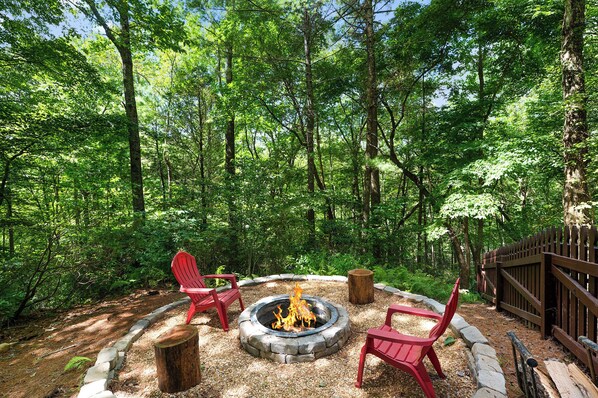 Melody Creek Cabin - Fire Pit