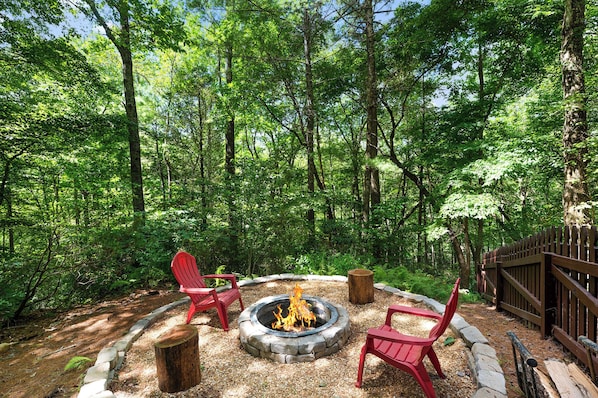 Melody Creek Cabin - Fire Pit