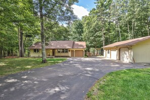 Big Spacious driveway