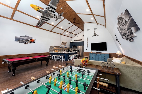 Casa del Avion - What a cool place to hangout with friends and family!