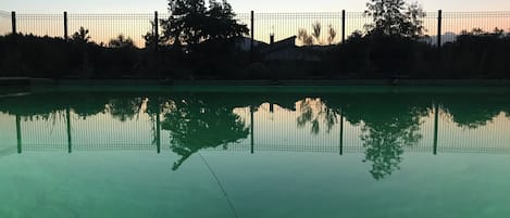 Piscine partagée avec les propriétaires ou d’autres voyageurs