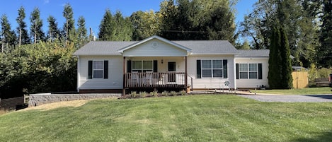 Spacious front yard & porch