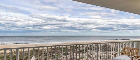 Plantation House 101 Oceanfront Balcony