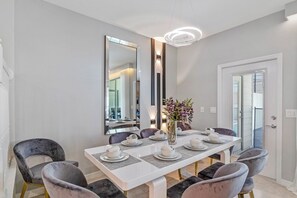 876 Paradise Drive (5).jpg