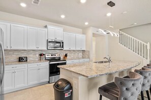 876 Paradise Drive (6).jpg