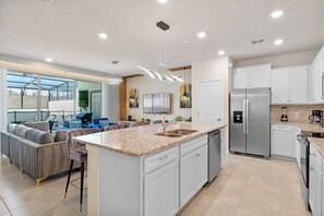 876 Paradise Drive (7).jpg