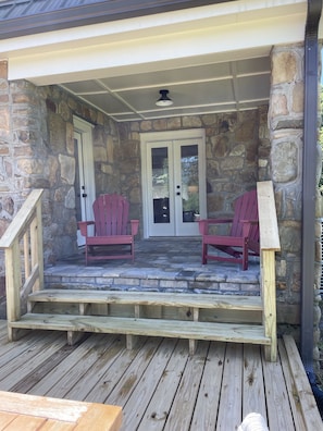 Enjoy your morning coffee on the covered porch!!