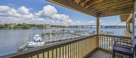 1st Floor Balcony overlooking Santa Rosa Sound with 4 chairs