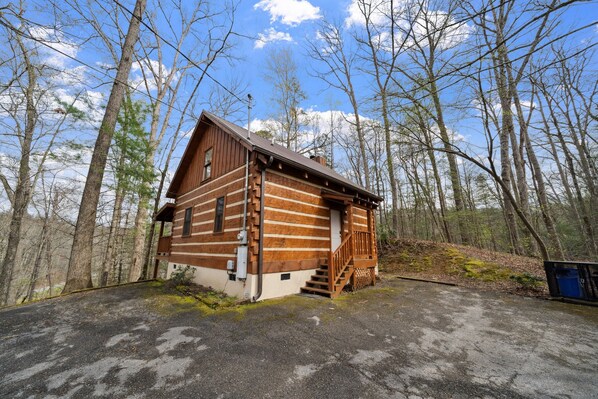Architecture, Building, House, Cabin, Outdoors