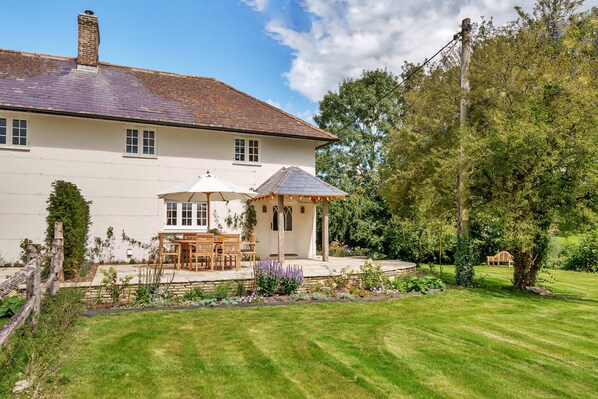 Cosy Cottage, Chebbard, Dorchester: Relax and unwind in this idyllic retreat