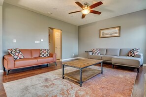 Living Room | Central Heat & A/C | Smart TV | Wood-Burning Fireplace