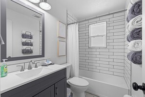 Towels/wash cloths provided. 
shampoo/soap/hairdryer under the sink
