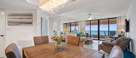 Dining area for 6 with Gulf-view