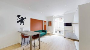 Kitchen bar with two comfortable leather stools.