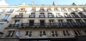 the building 28 rue du richelieu